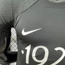 Camisa Al-Ittihad Edição Especial 25/26 Travel 1927 Black - Nike Jogador