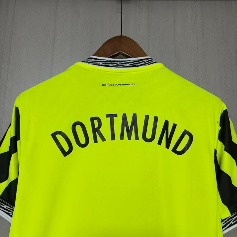 Camisa Borussia Dortmund Edição Especial 25/26 "Fluorescent Green" - Puma Torcedor Masculina