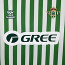 Camisa Real Betis Edição Especial 25/26 "Final da UEFA Conference League 2024-2025" - Hummel Torcedor Masculina